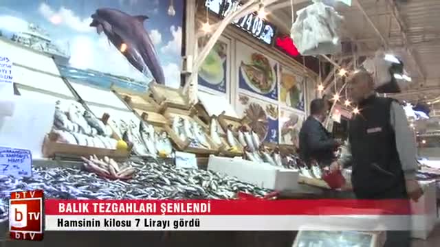 Bursa'daki balık tezgahlarında bayram havası ! Hamsinin kilosu 7 lira (ÖZEL HABER)