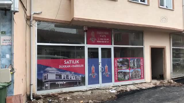 Bursa'da ofis duvarını delip bilgisayarları çaldılar