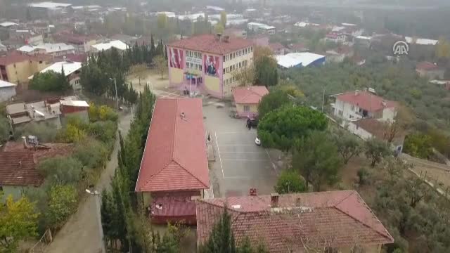 Bursa Orhangazi'de kırsal mahallenin okulunu onardılar