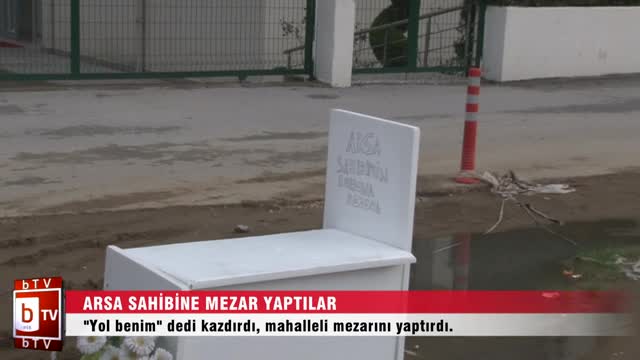 Bursa'da yol ortasına mezar diktiler! İşte nedeni.. (ÖZEL HABER)