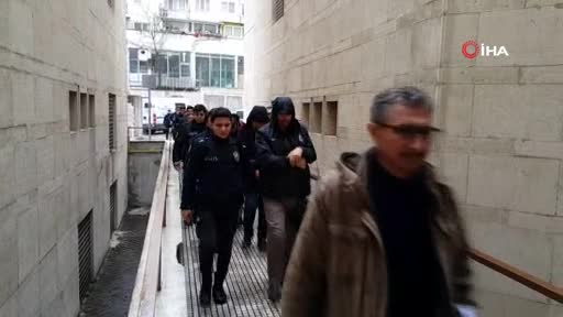 Bursa'da FETÖ operasyonunda gözaltına alınan iş adamları adliyeye sevk edildi