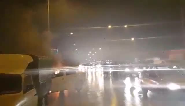 Bursa'da otomobil alev alev yandı 2