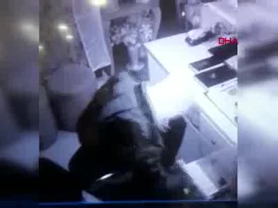 Bursa'da saniye saniye hırsızlık kamerada