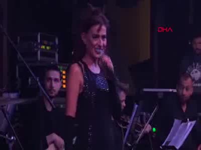 Yıldız Tilbe'den Bursa'da dans şov