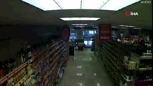 Marketten içki hırsızlığı güvenlik kamerasında