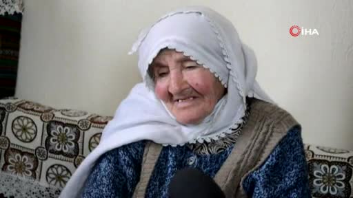 92 yaşındaki Ümmühani Güllü sosyal medyada olay oldu