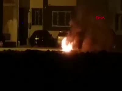 Bursa'da yangın çıkan otomobilin yanında boş benzin bidonu bulundu