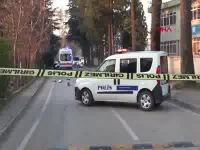 Bursa'da bahçe duvarına çarpan otomobilin sürücüsü öldü