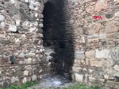 Bursa'da 2 bin 500 yıllık surlara zarar verildi