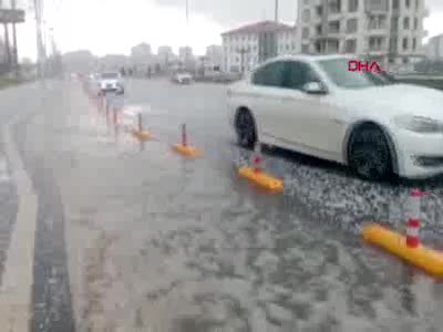 Dolu yağışı zor anlar yaşattı
