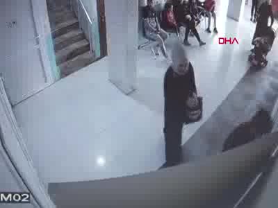 Doktorları linç edilmekten esnaf kurtarmış
