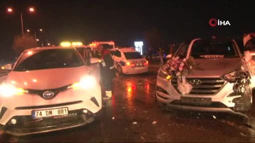8 aracın karıştığı zincirleme kaza: 1 polis memuru ağır yaralı