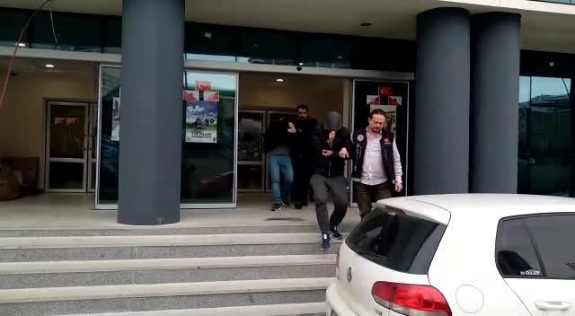 Bursa'da uyuşturucu satan 3 kişi yakalandı