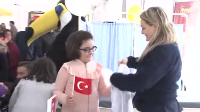 Özel Esentepe Hastanesi'nden miniklere 23 Nisan jesti