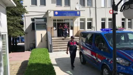 Bursa'da jandarma suç makinesini pencereden kaçarken yakaladı