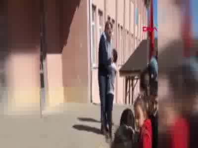 Öğrencileri döven okul müdürü, görevden alındı