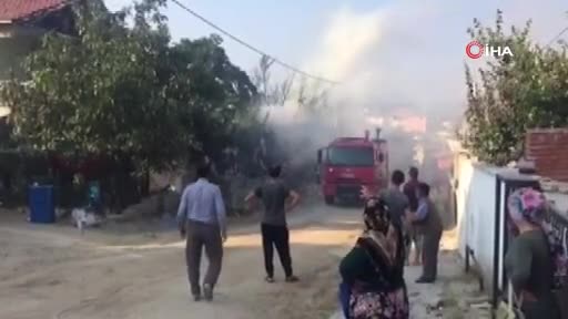 Bursa'da bahçedeki odunlar alev aldı bir mahalle yanmaktan son anda kurtuldu