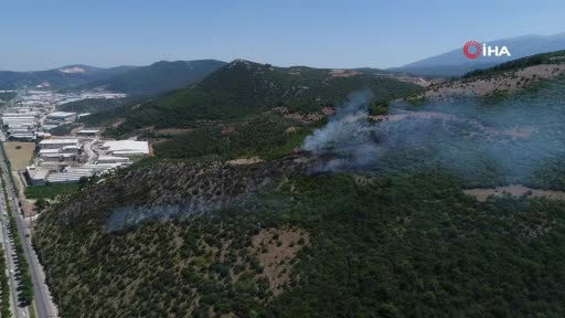 Bursa'da arazözlerin ulaşamadığı yangın kontrol altına alınmaya çalışılıyor