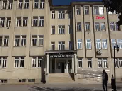 Hakkari ve Yüksekova'nın HDP'li belediye başkanları gözaltında