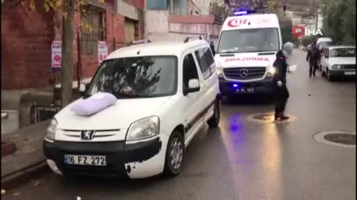 Bursa'da yayaya çarpan otomobilin sürücüsü baygınlık geçirdi