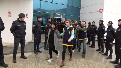 Bursa'da change operasyonunda gözaltına alınan 17 kişi adliyeye sevk edildi