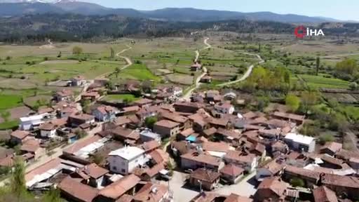 Bursa'da sırlarla dolu köy evindeki şekillerin gizemi çözülemiyor