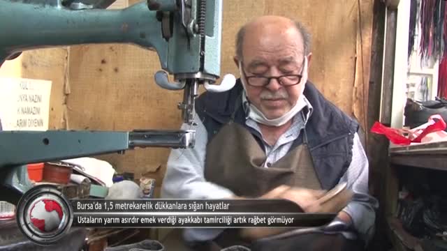 Bursa'da ayakkabı tamircilerinin hayatları 1,5 metrekareye sığıyor (ÖZEL HABER)