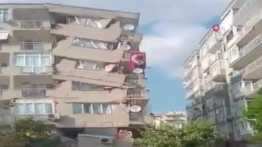 İzmir'de deprem sonrası görüntüler kamerada
