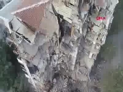 Binaların kaldırılan enkazları havadan görüntülendi
