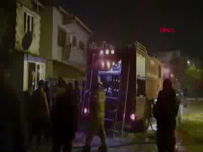Bursa'da yangına müdahale eden itfaiye eri çatıdan düştü
