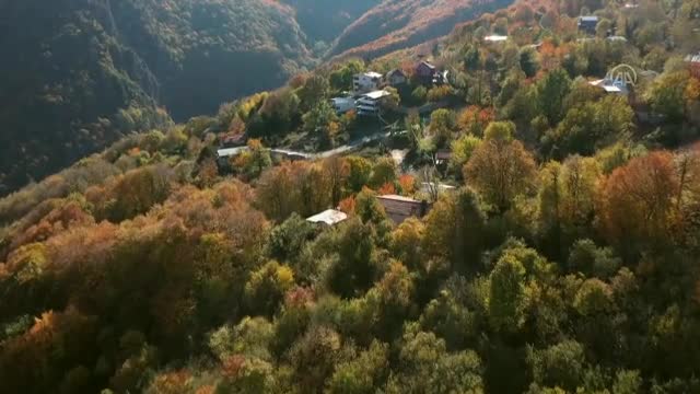 Bursa'da Uludağ'ın eteklerindeki "Çalıkuşu'nun köyünde" sonbahar güzelliği
