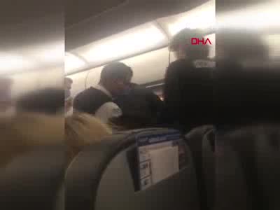 Uçakta maske arbedesi: 3 yolcu ile futbolcular birbirine girdi