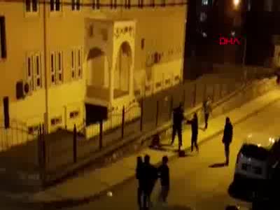 Bursa'da kısıtlamaya rağmen sokak ortasında kavga çıktı!
