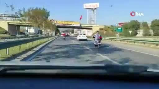 Bursa'da motosiklet sürücülerinin trafikte tehlikeli sohbeti