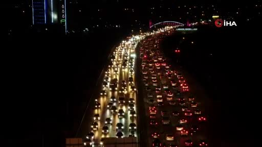 Bursa'da kısıtlamaya dakikalar kala trafikte yoğunluk