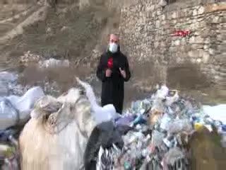 Bursa'da kapandıktan sonra çöplüğe dönen kireç ocağının 100 metrelik kuyuları tehlike oluşturuyor