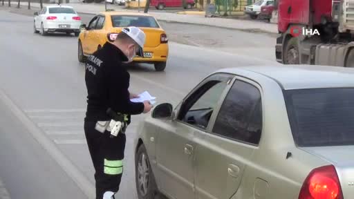 Bursa'da aracı bağlanan sürücüyü polis evine bıraktı