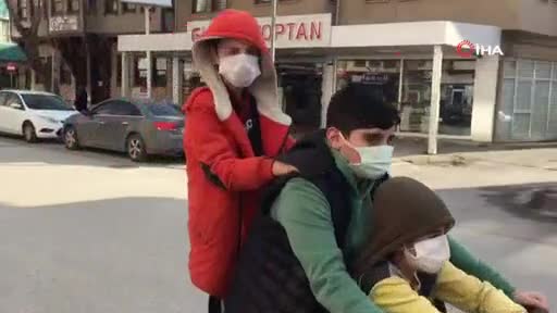 Bursa'da çocukların tehlikeli bisiklet yolculuğu kameraya takıldı