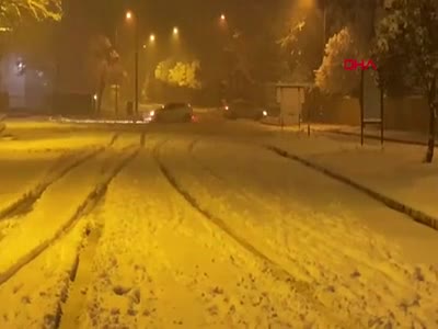 Bursa'da karlı yolda drift yaptılar