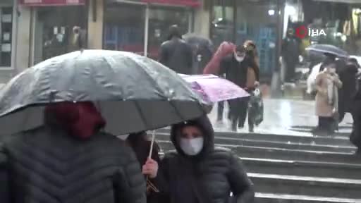 Bursa'da hem lodos ve yağmur vurdu!