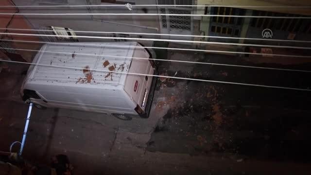 Bursa'da lodos evin çatısını uçurdu