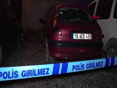 Bursa'da evinin önünde alkol alan grubu uyaran engelli hem darbedildi hem de otomobiline ateş edildi