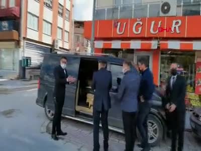 Bursa'da polis ekiplerine pasta sürprizi