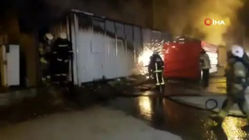 Bursa'da sahur vakti mobilya fabrikasında yangın