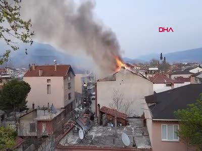 Bursa'da apartmanda yangın