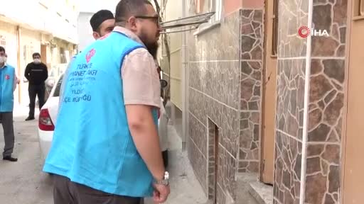 Bursa'da imamlar kapı kapı gezip ihtiyaç sahiplerine ulaşıyor