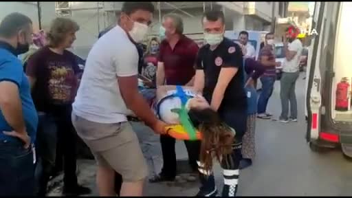 Bursa'da genç kız, traktörden düşerek yaralandı