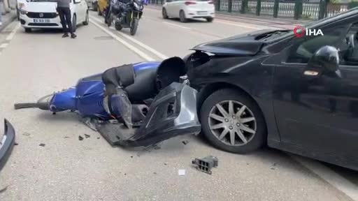 Bursa'daki kazada kurye ağır yaralandı