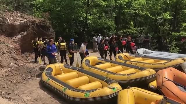 Bursa'nın rafting parkurunda heyecan dolu anlar