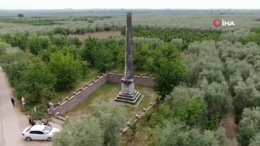 Bursa'da 12 metre yüksekliğindeki anıt mezar 2 bin yıldır ayakta